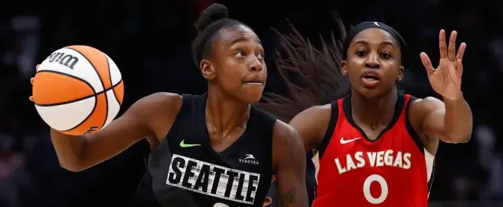 How Much Do WNBA Refs Make? Salary Breakdown & Earnings Explained